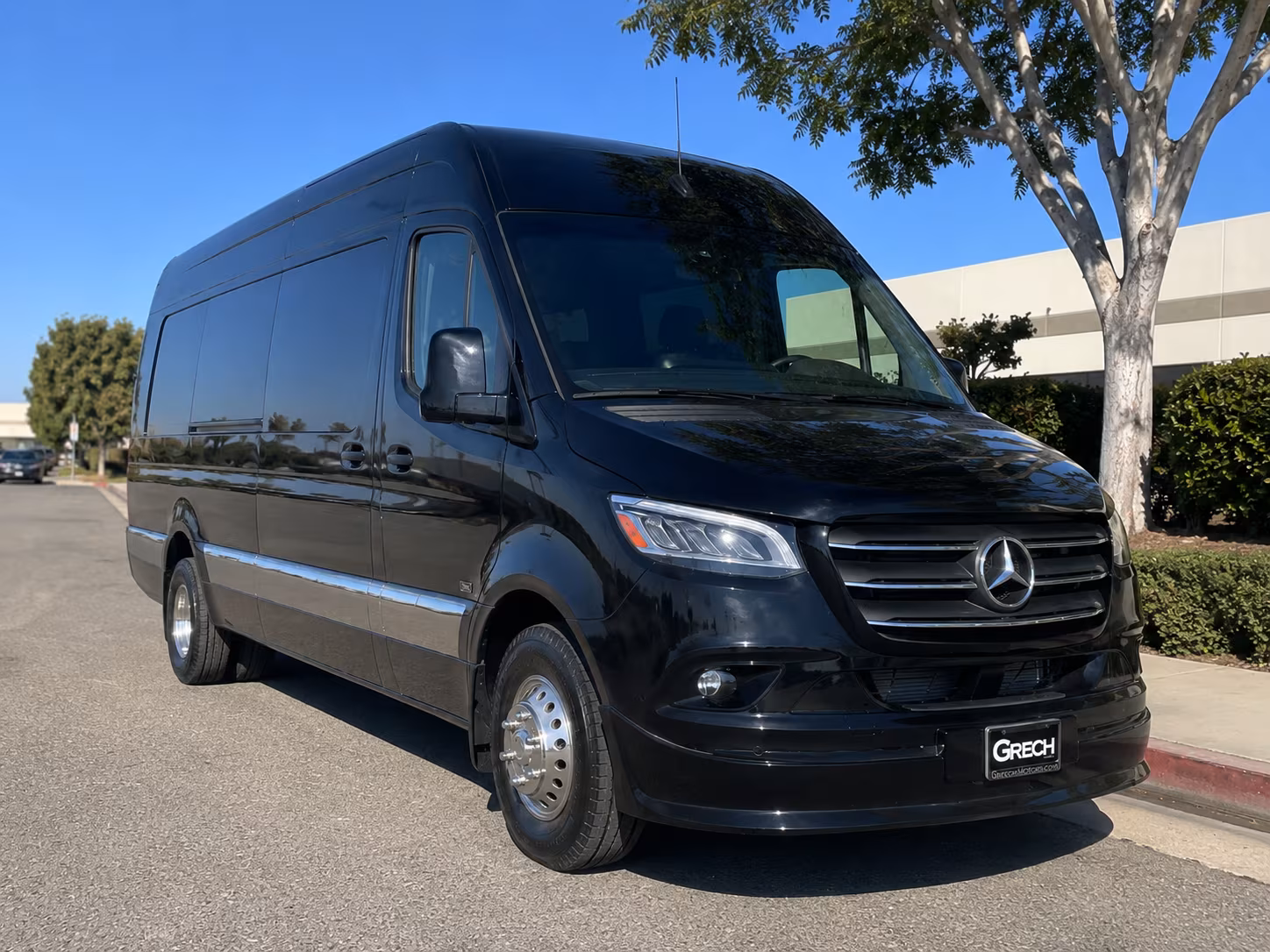bridal party sprinter vans and minibuses for kansas city wedding day logistics