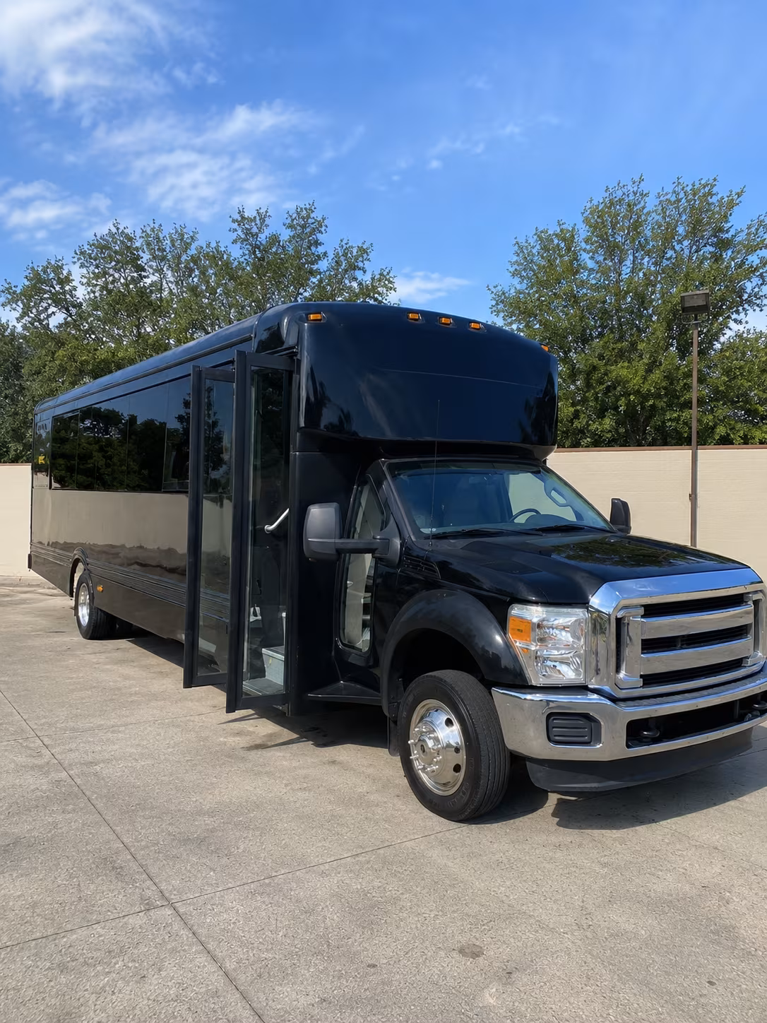 kansas city 20 passenger party bus