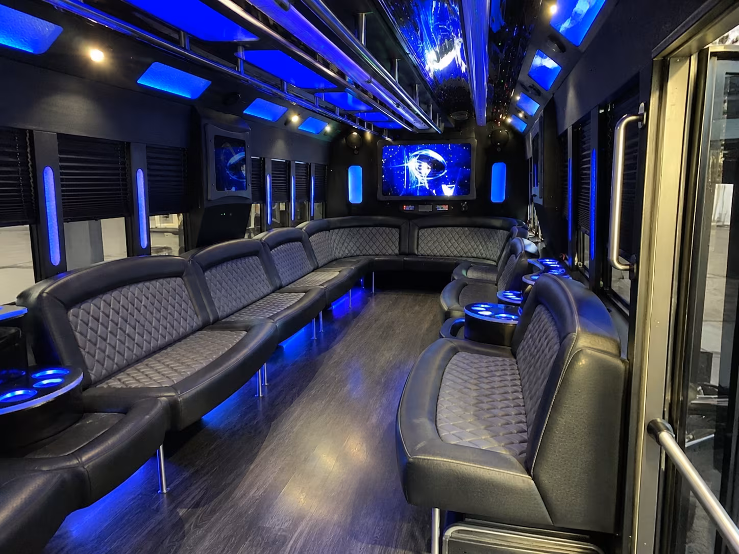 kansas city 28 passenger party bus interior