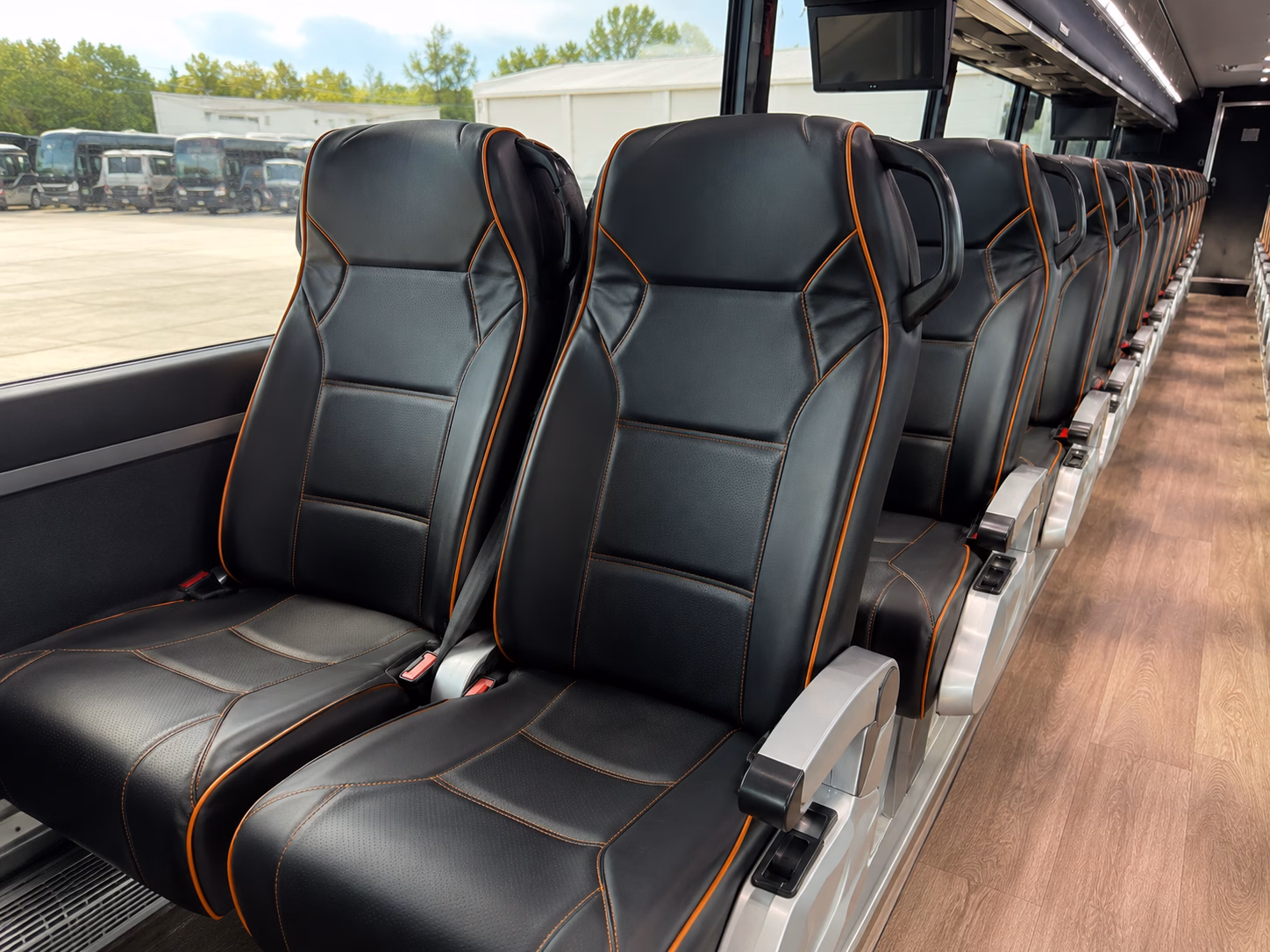 prom bus rentals for lee s summit and blue springs high schools