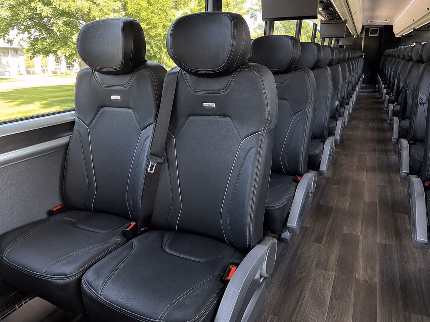 shuttle buses between kansas city hotels and your wedding venue